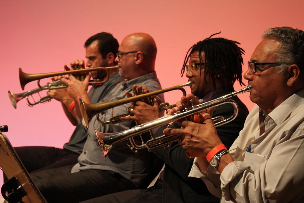 140220-consagrada-big-band-da-jazz-sinfonica-apresenta-do-classico-ao-popular-em-barueri-0