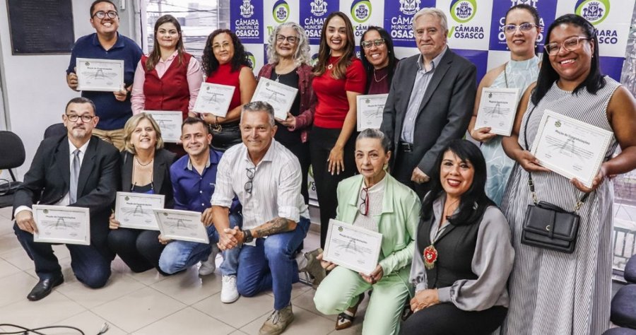 Câmara de Osasco homenageia professores na 58ª Sessão Ordinária