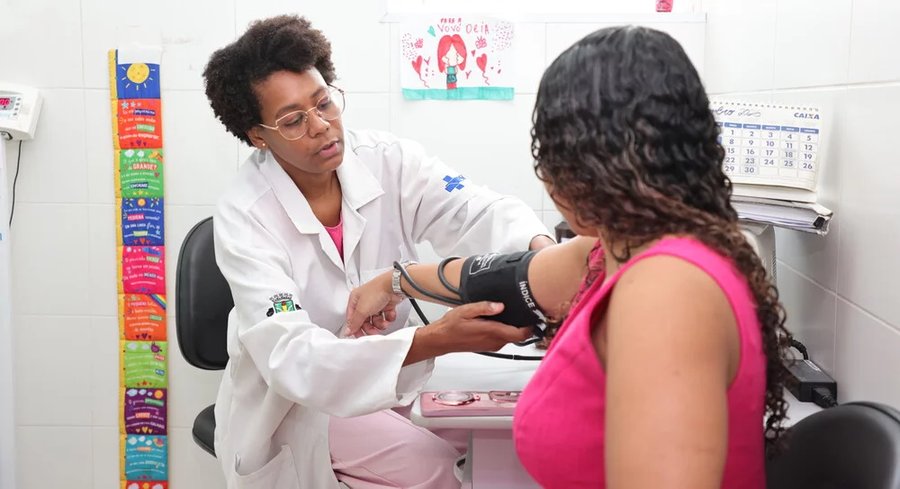 Ações do Outubro Rosa levam dezenas de mulheres às UBSs de Osasco