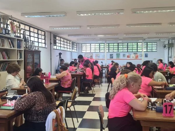 Osasco recebe 3º torneio feminino de enxadristas com deficiência visual
